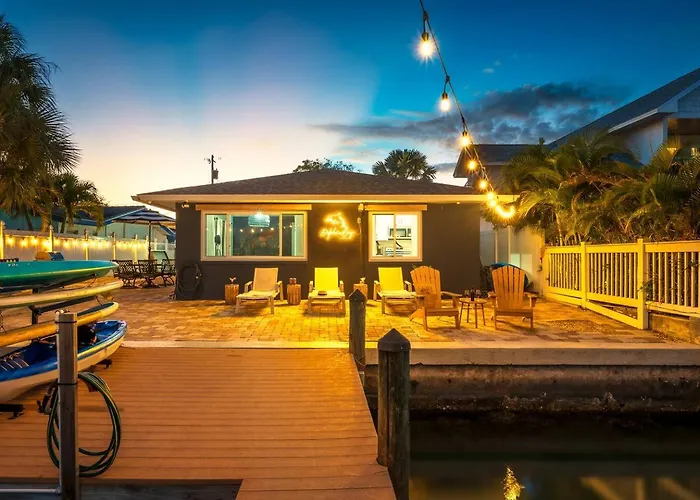 Waterfront Duplex: 3 Blocks To Beach, Hot Tub, Sup