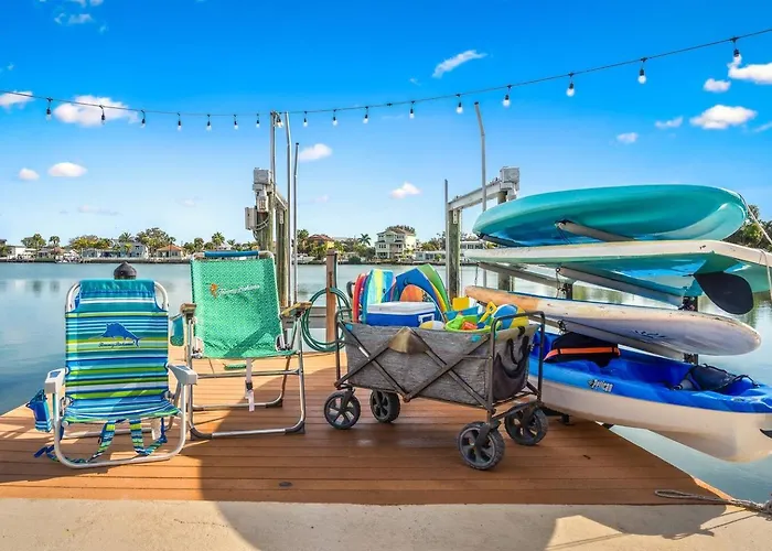 Apartment Waterfront Duplex: 3 Blocks To Beach, Hot Tub, Sup