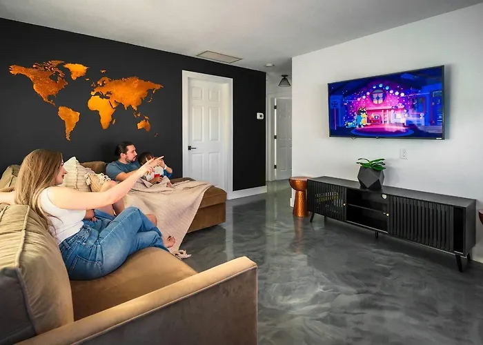 Waterfront Duplex: 3 Blocks To Beach, Hot Tub, Sup Apartment *